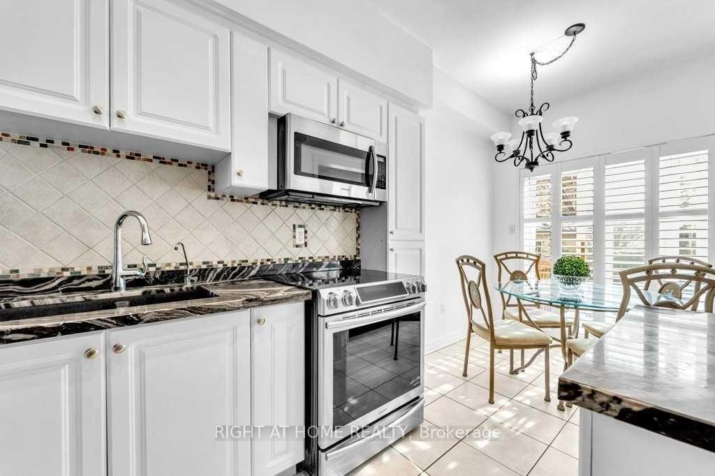 Photo 5 of 558 Legresley Lane, Newmarket, Gorham-College Manor — HOMEH