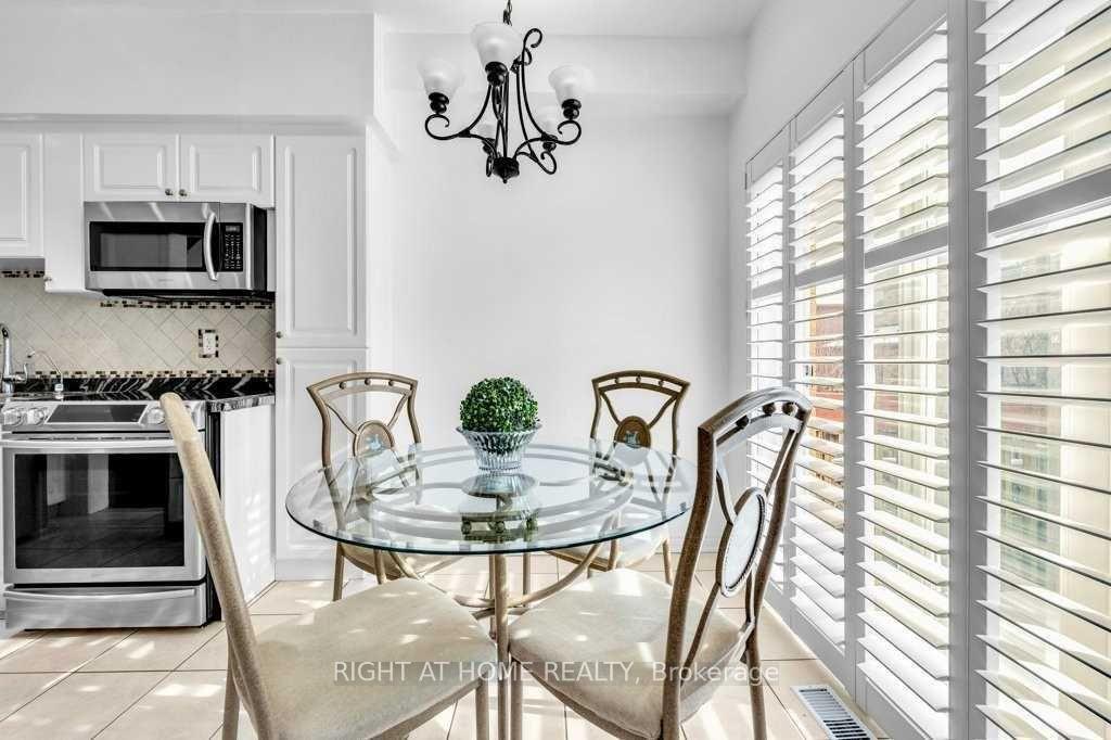 Photo 7 of 558 Legresley Lane, Newmarket, Gorham-College Manor — HOMEH