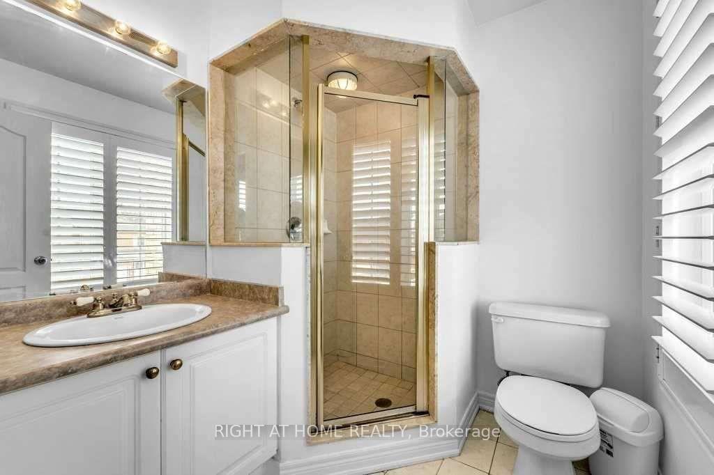 Photo 11 of 558 Legresley Lane, Newmarket, Gorham-College Manor — HOMEH