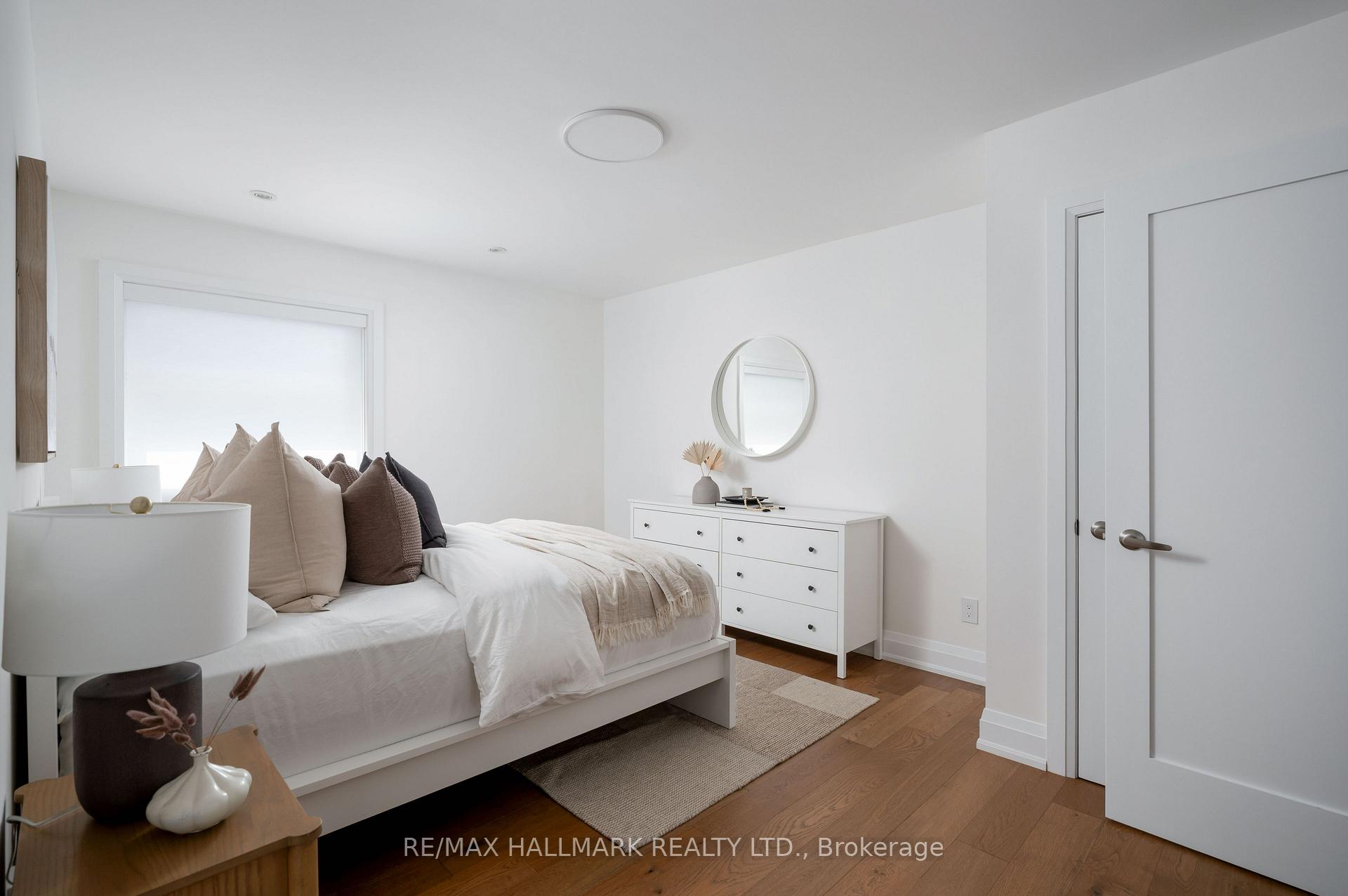 Photo 34 of 136 Glenwood Crescent, Toronto, O'Connor-Parkview — HOMEH