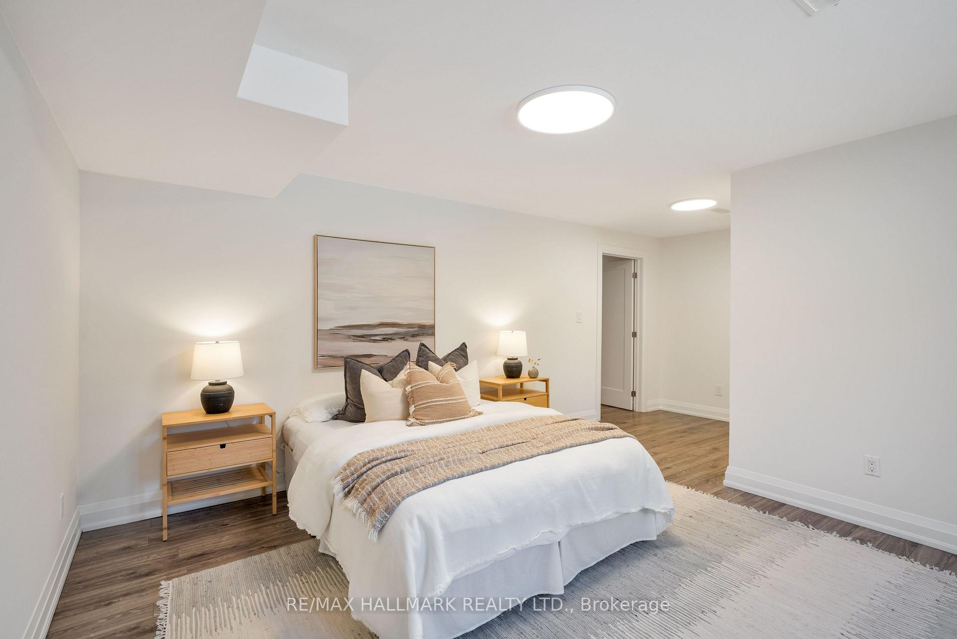 Photo 39 of 136 Glenwood Crescent, Toronto, O'Connor-Parkview — HOMEH