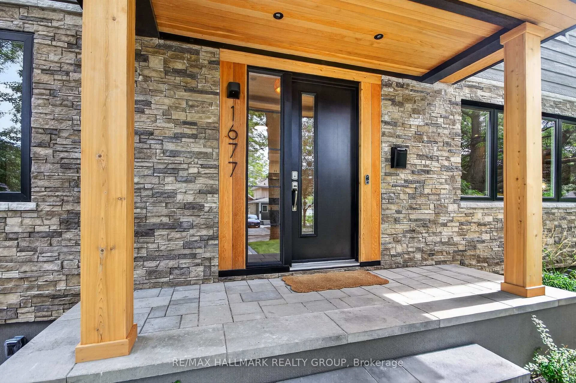 Photo 4 of 1677 Abbey Road, Ottawa, Riverview Park — HOMEH