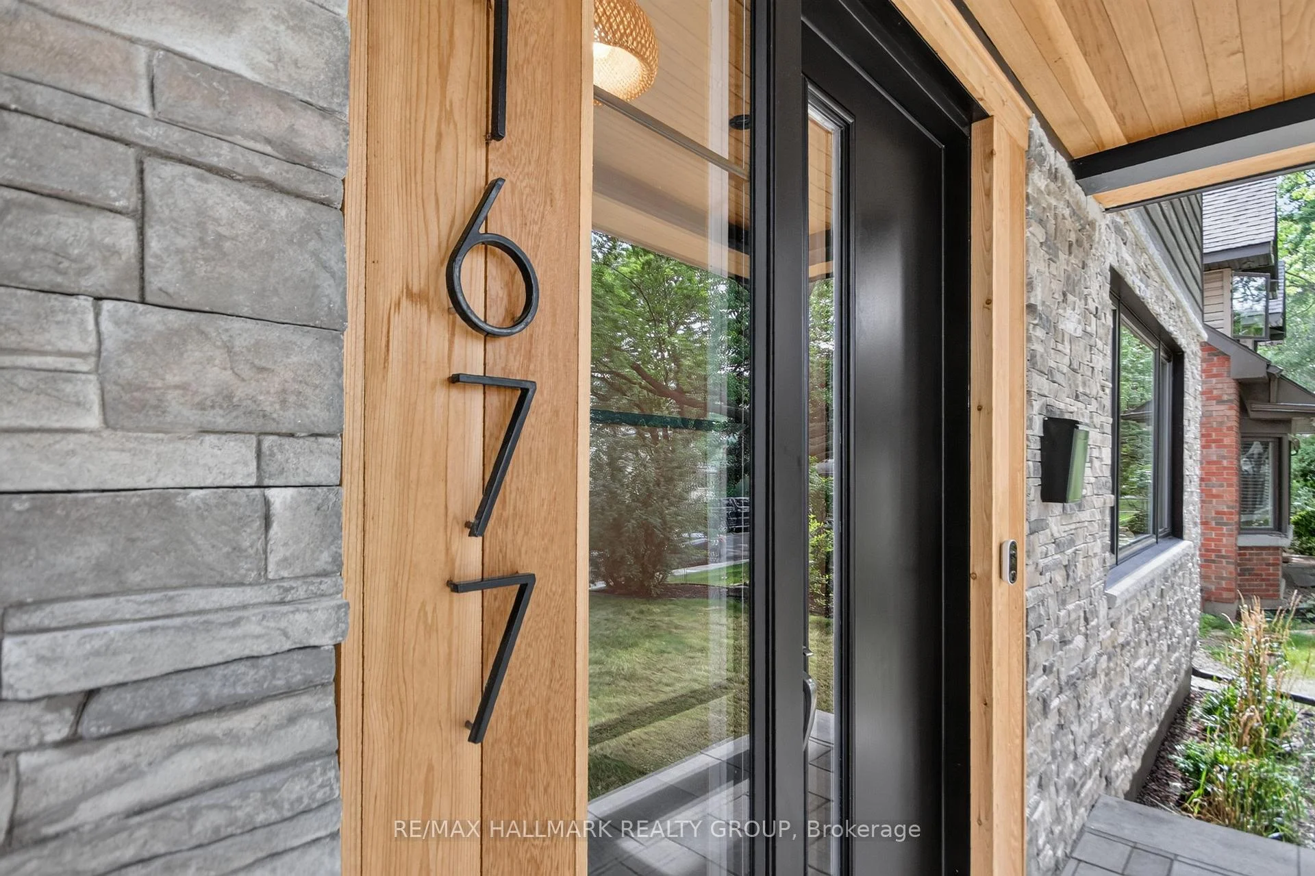 Photo 9 of 1677 Abbey Road, Ottawa, Riverview Park — HOMEH