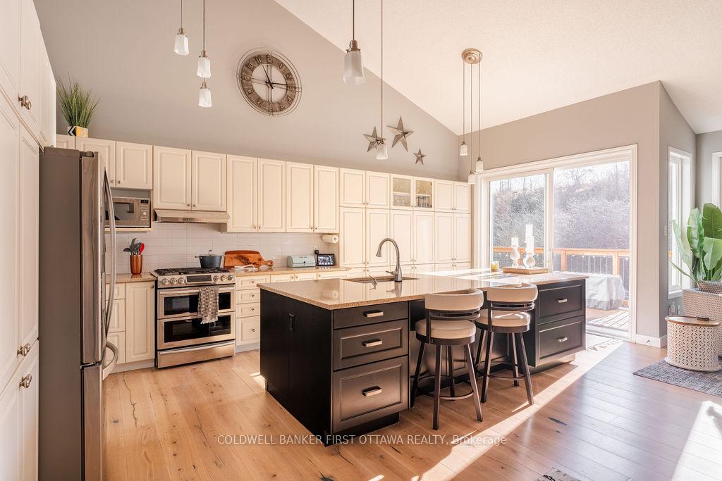 Photo 10 of 87 Wolff Crescent, Arnprior, Arnprior — HOMEH