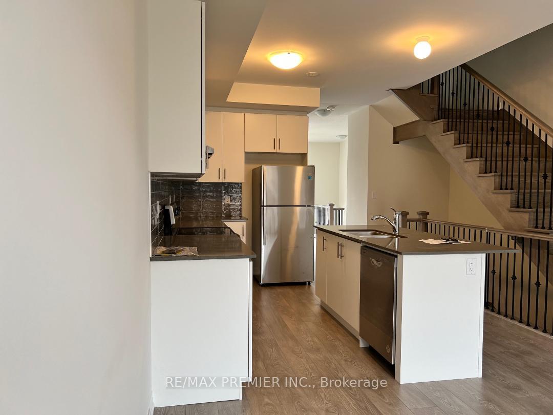 Photo 5 of 8 Cherry Hill Lane, Barrie, Painswick South — HOMEH