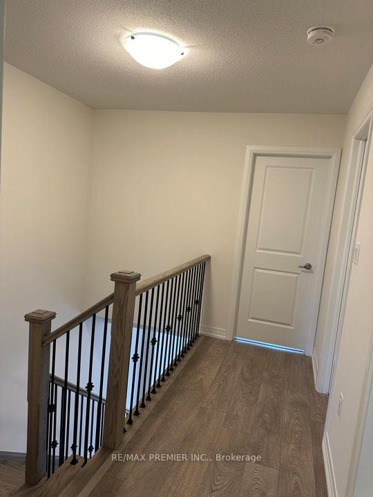 Photo 12 of 8 Cherry Hill Lane, Barrie, Painswick South — HOMEH