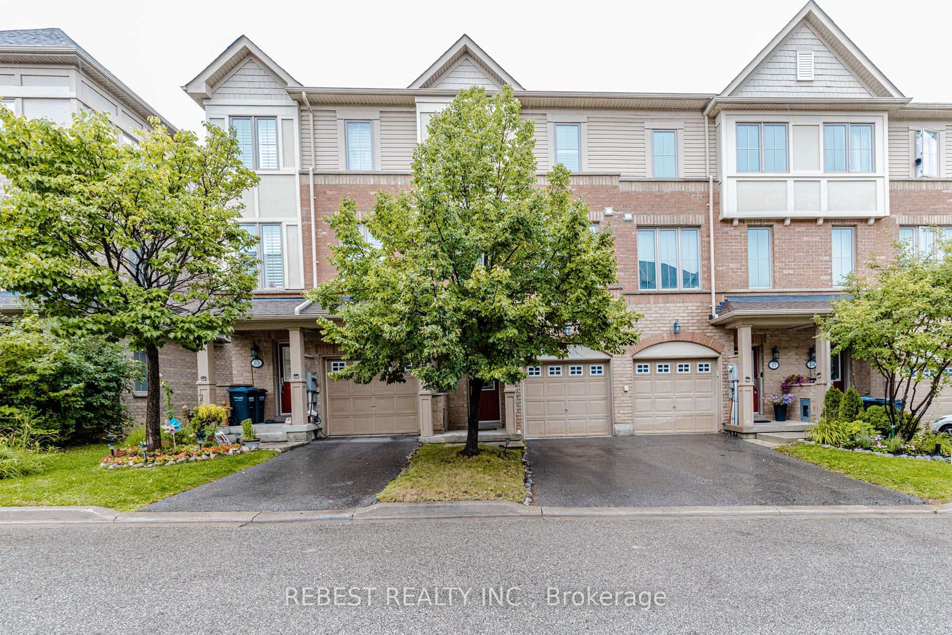 Photo 1 of 15 Cailiff Street, Brampton, Bram West — HOMEH