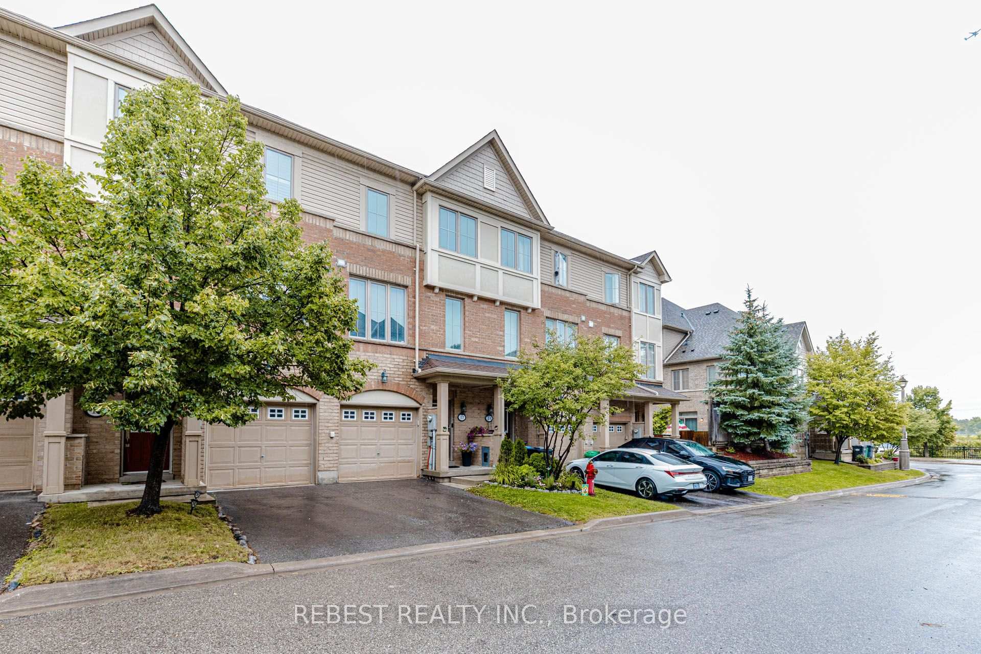 Photo 2 of 15 Cailiff Street, Brampton, Bram West — HOMEH