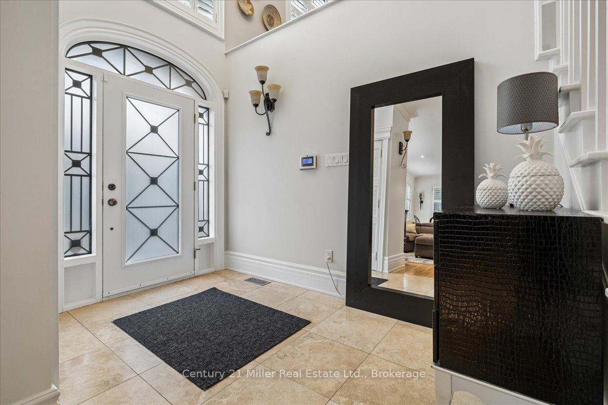Photo 5 of 2355 Old Carriage Road, Mississauga, Erindale — HOMEH