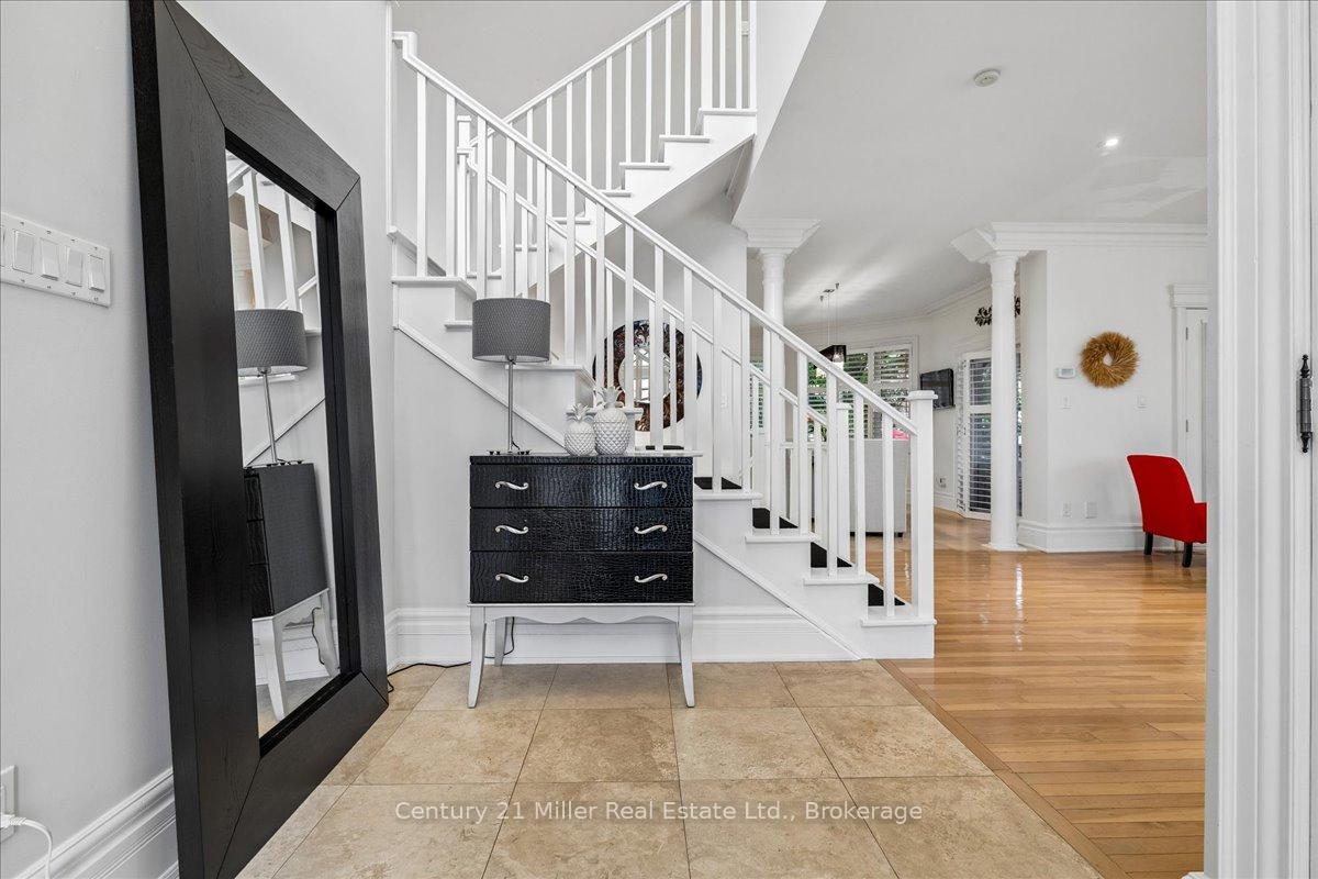 Photo 6 of 2355 Old Carriage Road, Mississauga, Erindale — HOMEH