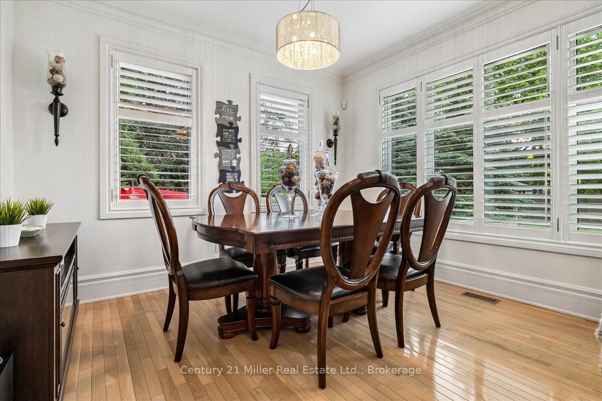 Photo 11 of 2355 Old Carriage Road, Mississauga, Erindale — HOMEH