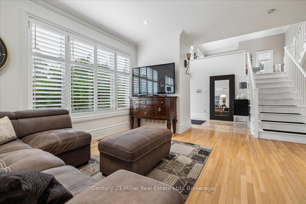 Photo 12 of 2355 Old Carriage Road, Mississauga, Erindale — HOMEH