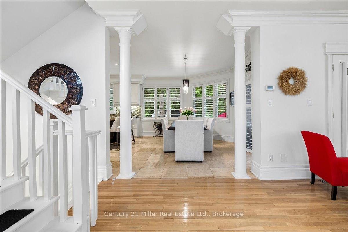 Photo 13 of 2355 Old Carriage Road, Mississauga, Erindale — HOMEH