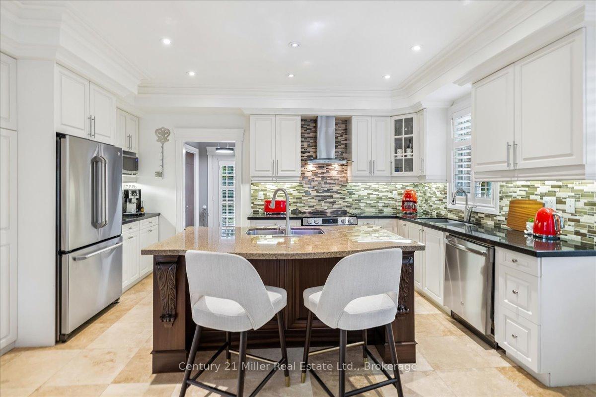 Photo 16 of 2355 Old Carriage Road, Mississauga, Erindale — HOMEH