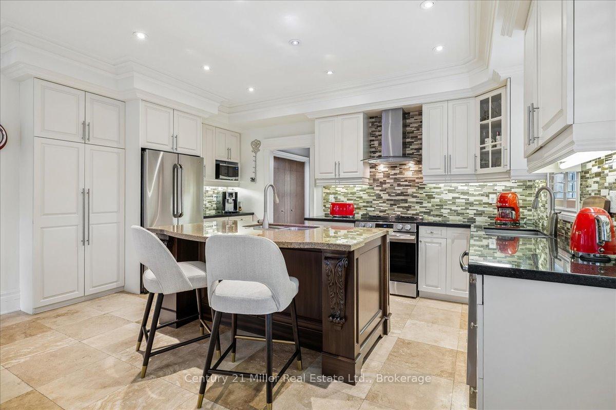 Photo 17 of 2355 Old Carriage Road, Mississauga, Erindale — HOMEH