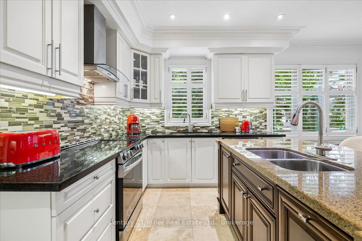 Photo 18 of 2355 Old Carriage Road, Mississauga, Erindale — HOMEH