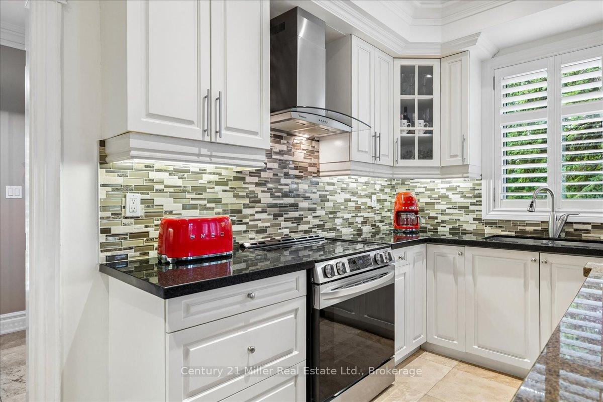 Photo 19 of 2355 Old Carriage Road, Mississauga, Erindale — HOMEH