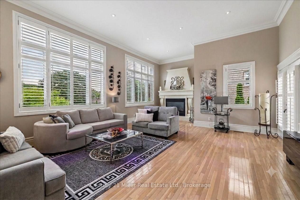 Photo 24 of 2355 Old Carriage Road, Mississauga, Erindale — HOMEH