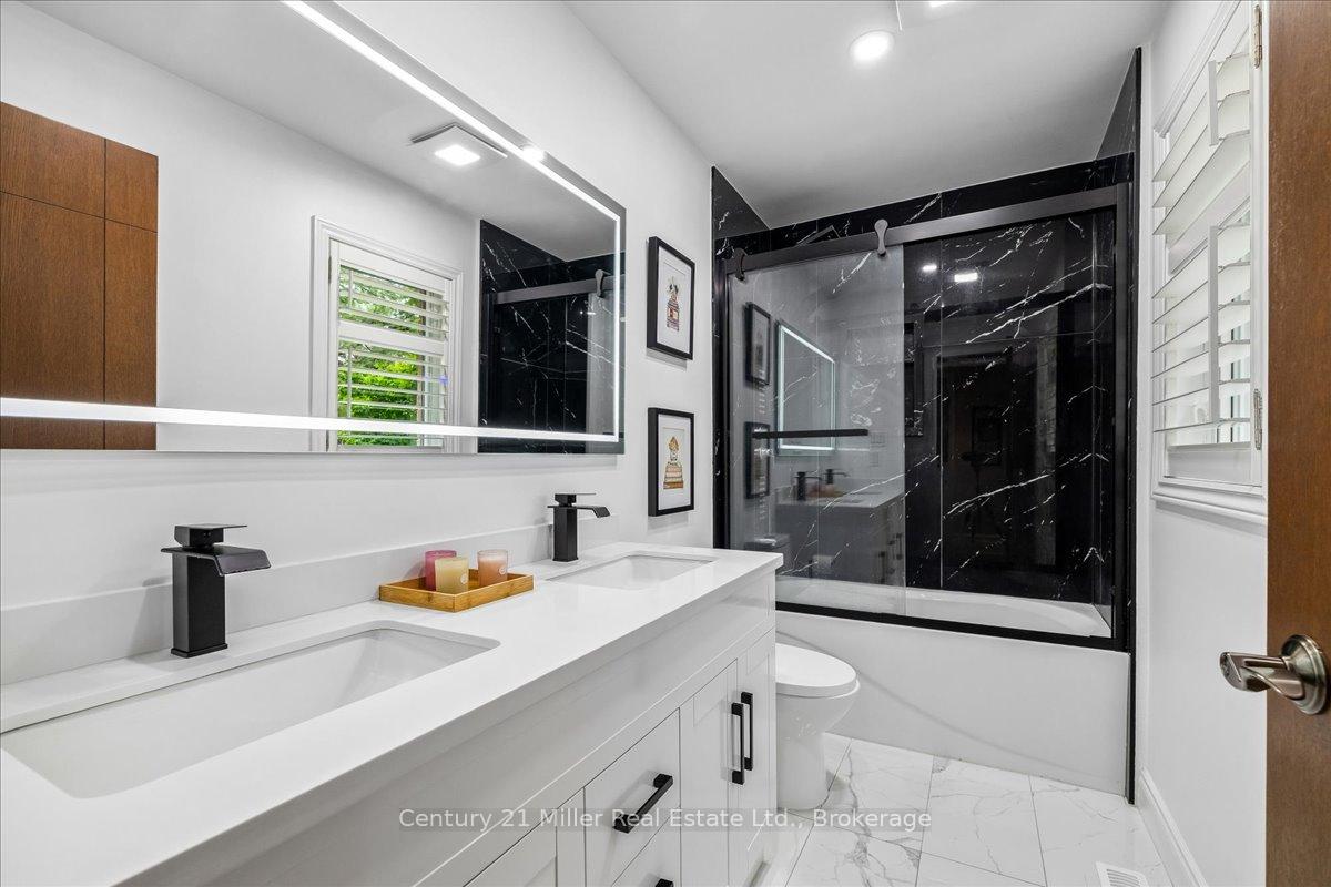 Photo 35 of 2355 Old Carriage Road, Mississauga, Erindale — HOMEH