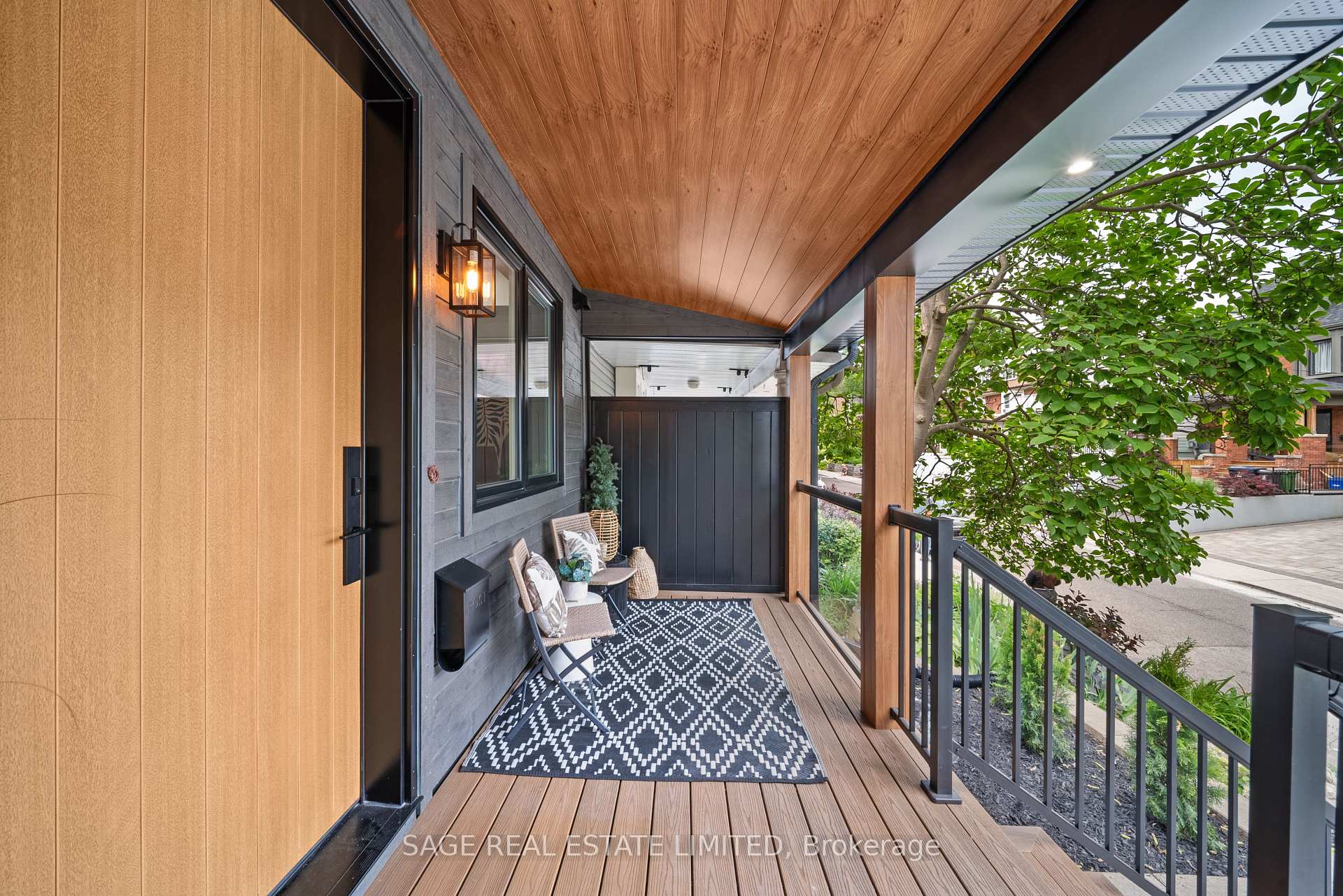 Photo 3 of 116 Lee Avenue, Toronto, The Beaches — HOMEH