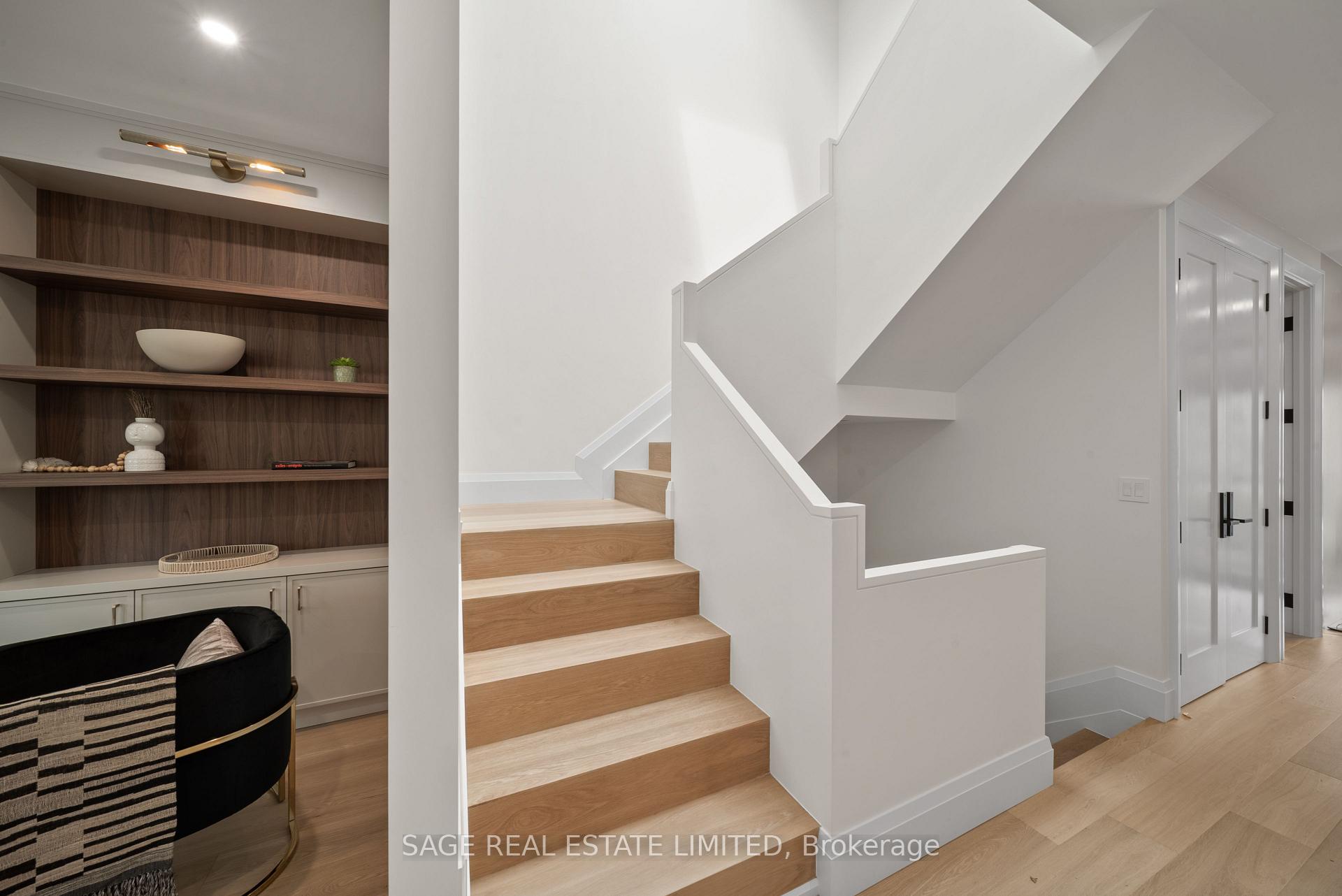 Photo 16 of 116 Lee Avenue, Toronto, The Beaches — HOMEH