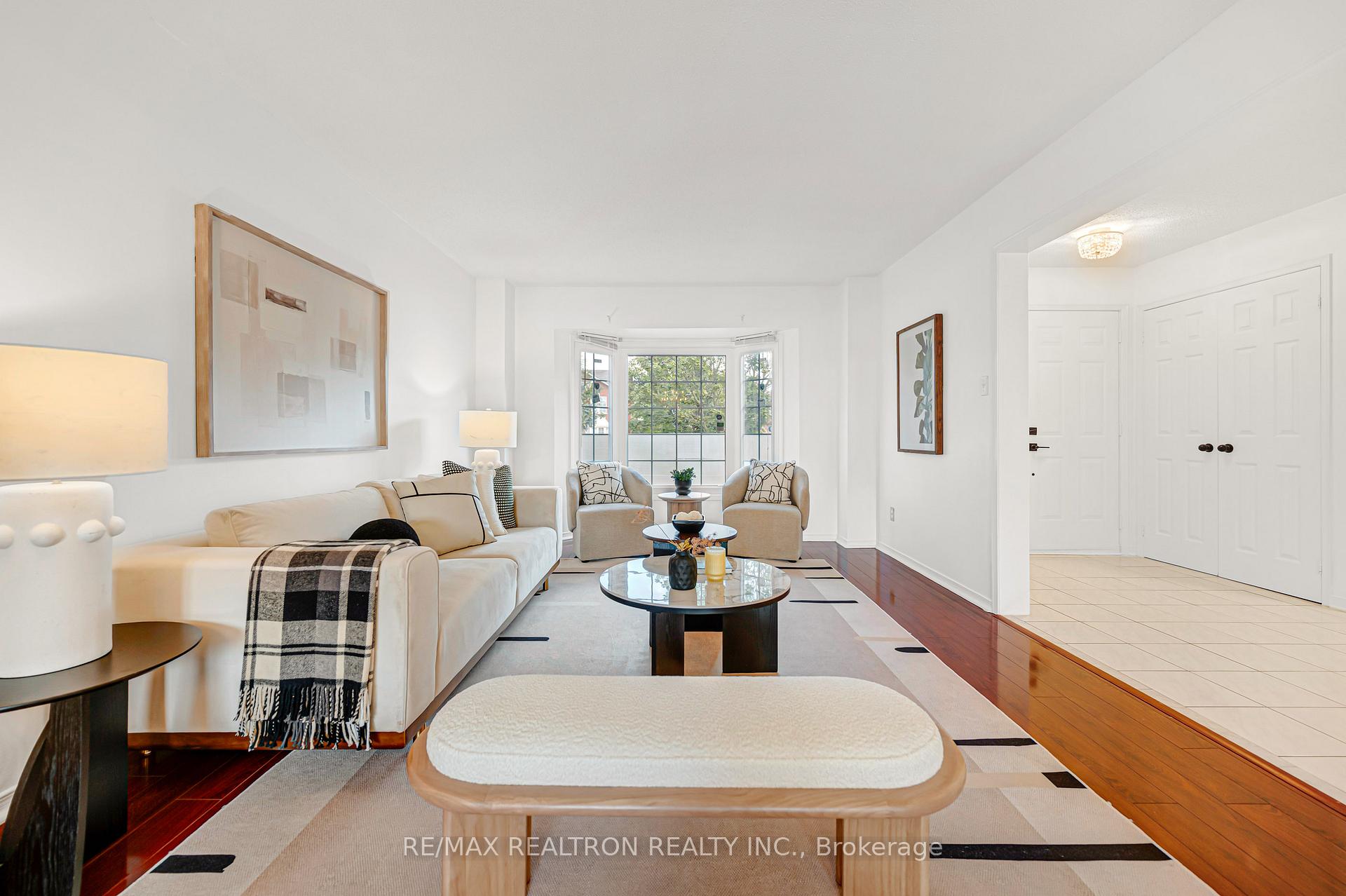 Photo 4 of 37 Dumaurier Crescent, Richmond Hill, Devonsleigh — HOMEH