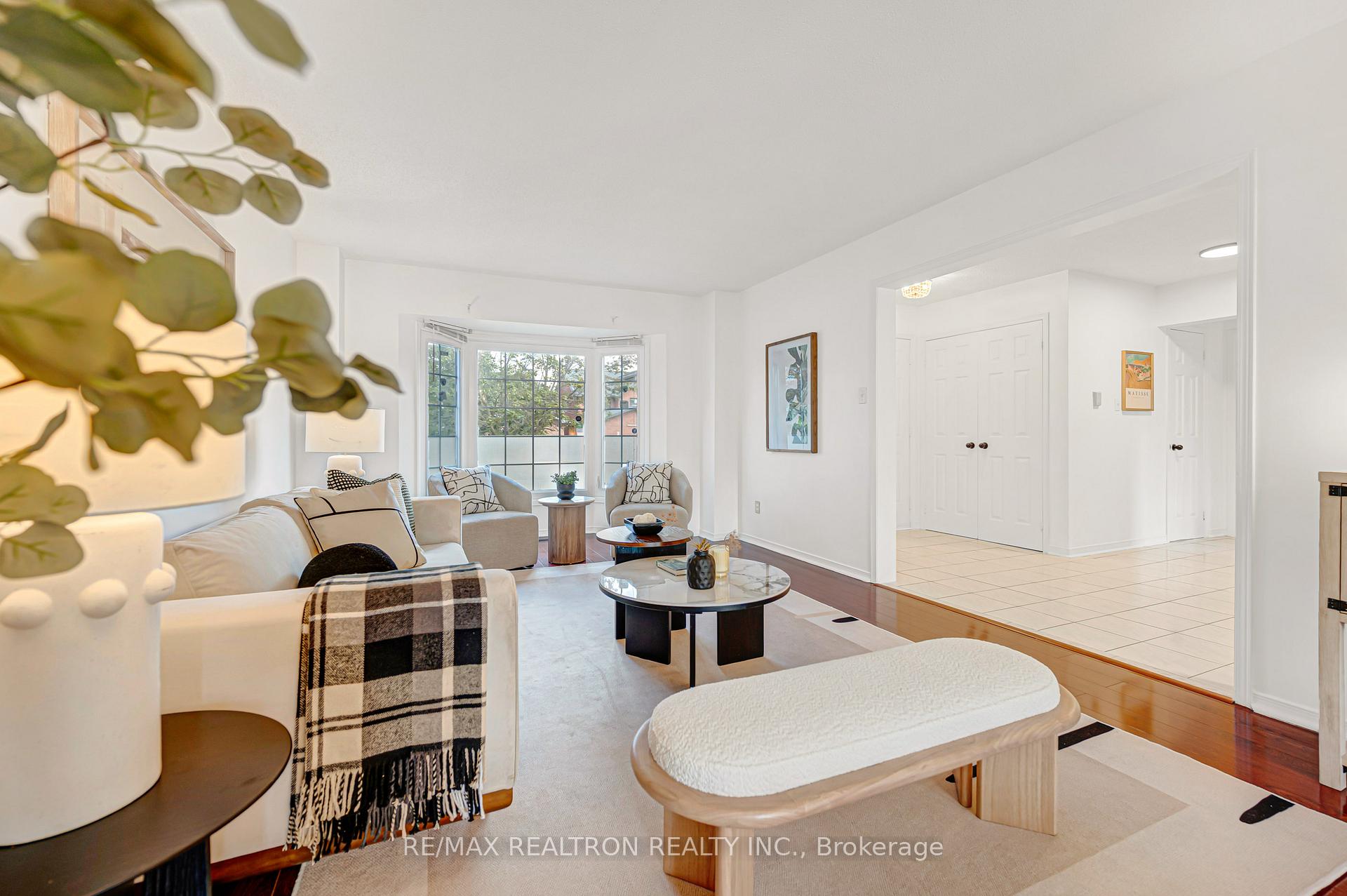 Photo 5 of 37 Dumaurier Crescent, Richmond Hill, Devonsleigh — HOMEH