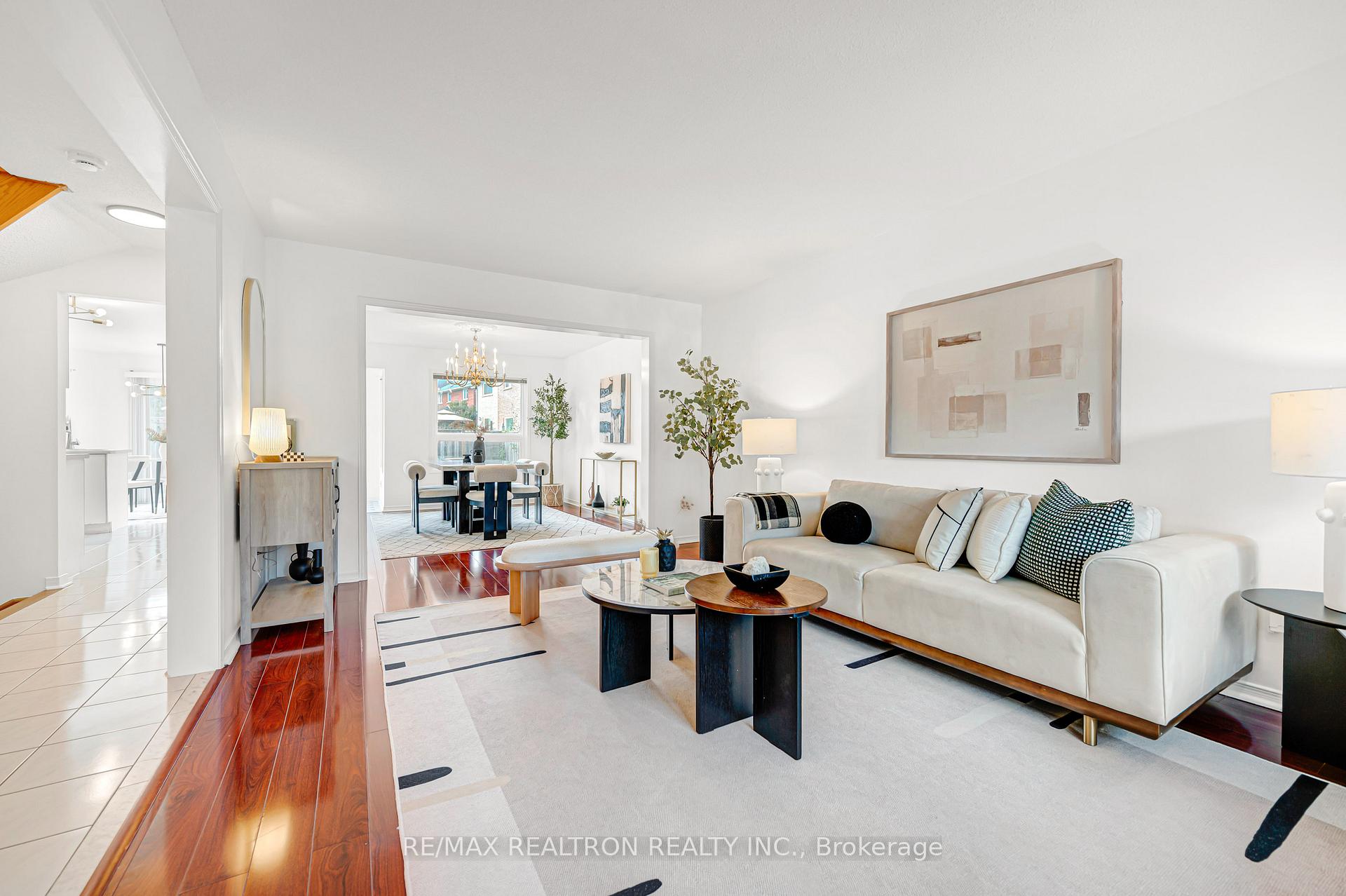 Photo 6 of 37 Dumaurier Crescent, Richmond Hill, Devonsleigh — HOMEH