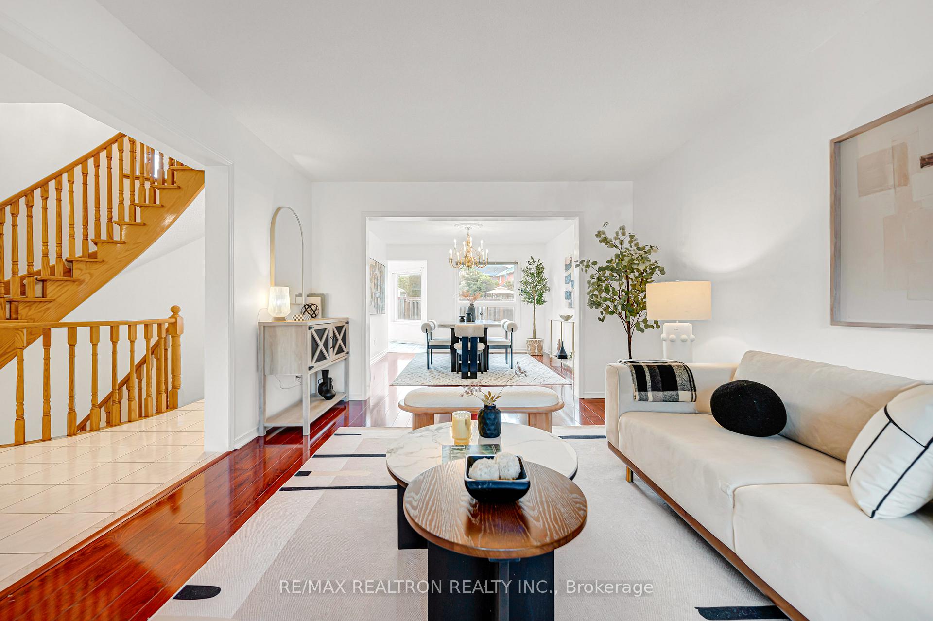 Photo 7 of 37 Dumaurier Crescent, Richmond Hill, Devonsleigh — HOMEH