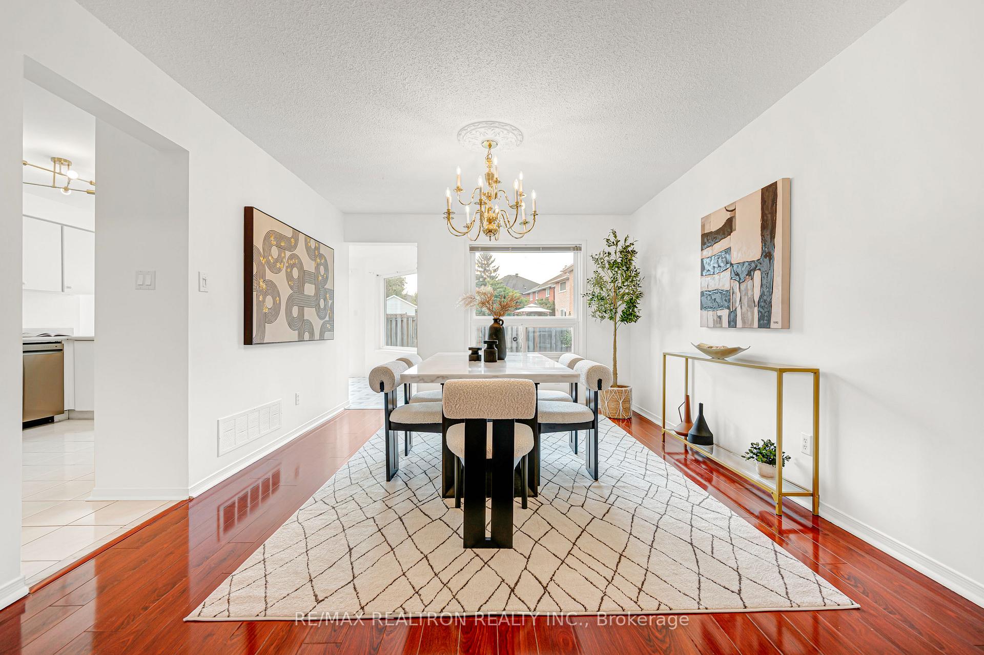 Photo 11 of 37 Dumaurier Crescent, Richmond Hill, Devonsleigh — HOMEH