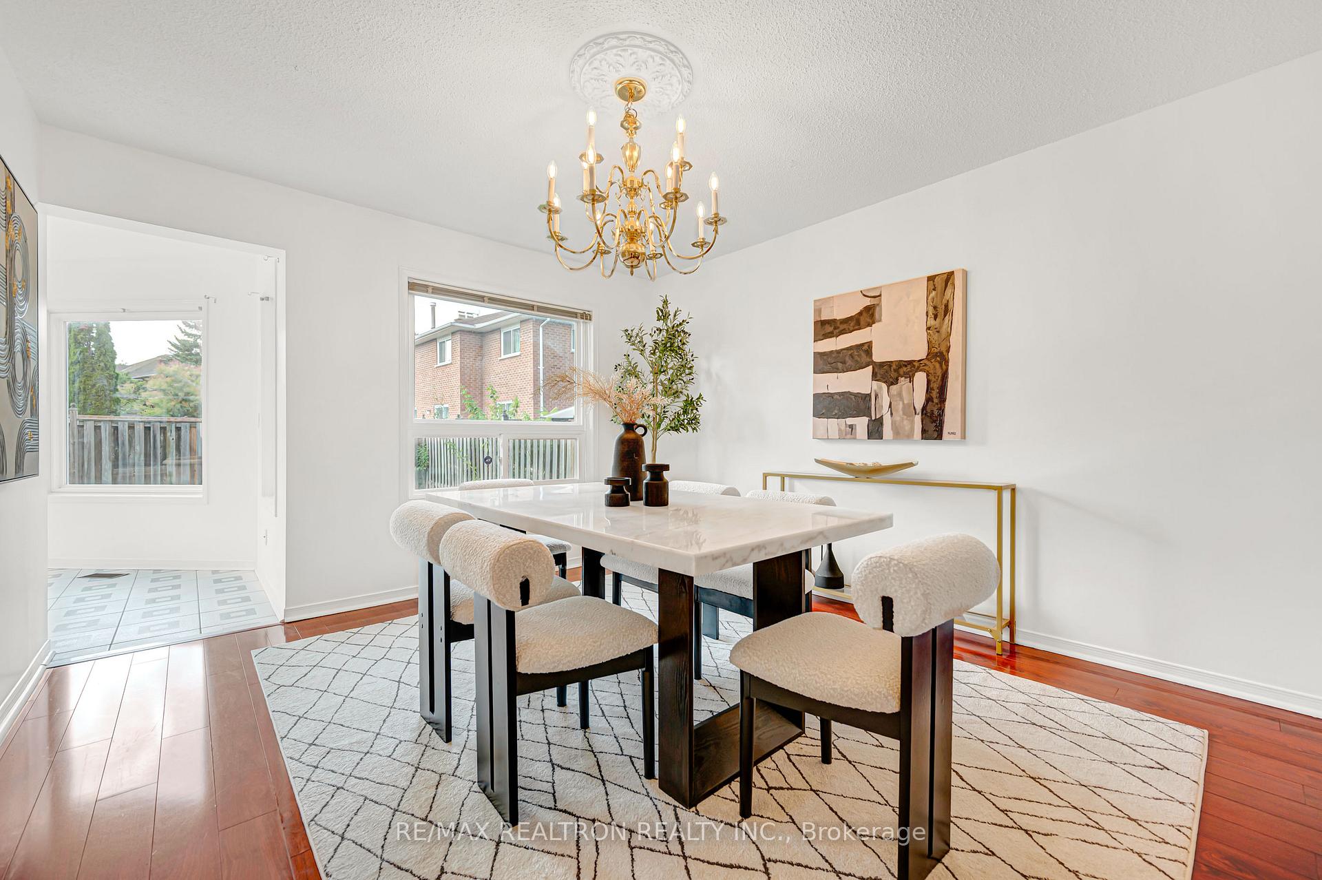 Photo 16 of 37 Dumaurier Crescent, Richmond Hill, Devonsleigh — HOMEH