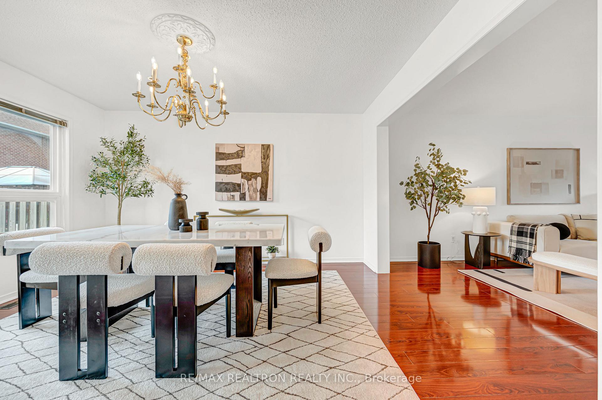 Photo 17 of 37 Dumaurier Crescent, Richmond Hill, Devonsleigh — HOMEH