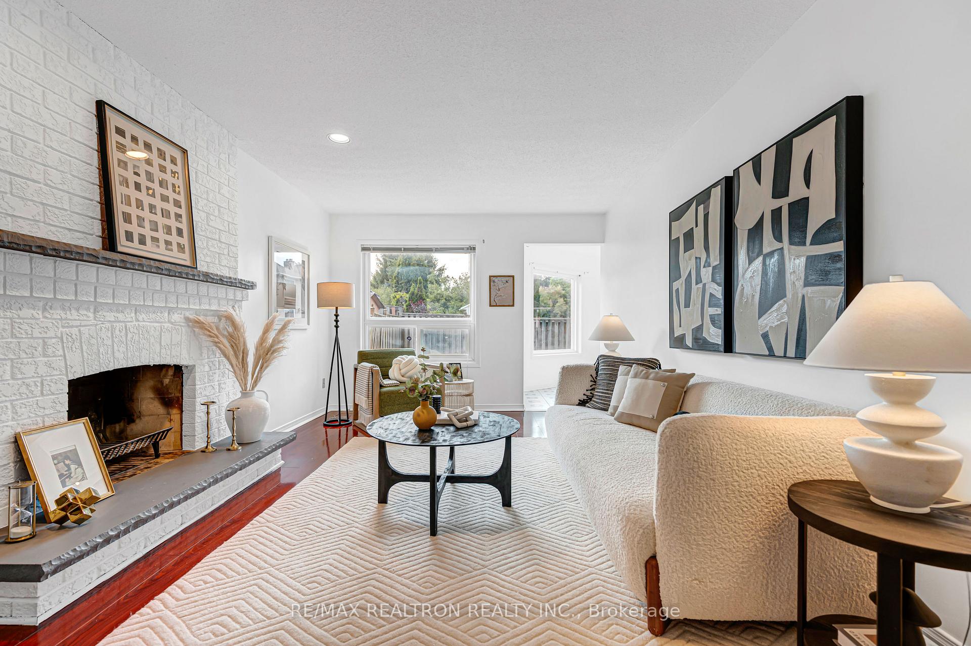 Photo 29 of 37 Dumaurier Crescent, Richmond Hill, Devonsleigh — HOMEH