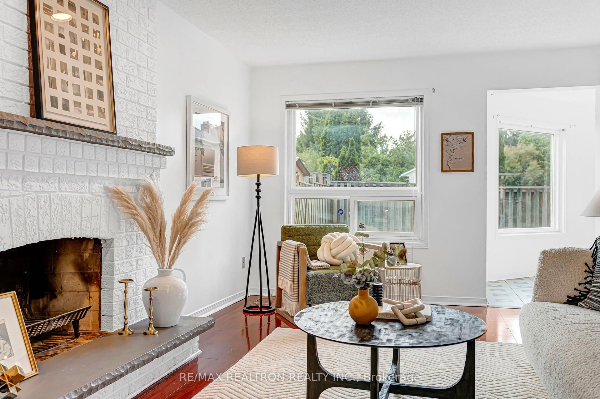 Photo 30 of 37 Dumaurier Crescent, Richmond Hill, Devonsleigh — HOMEH