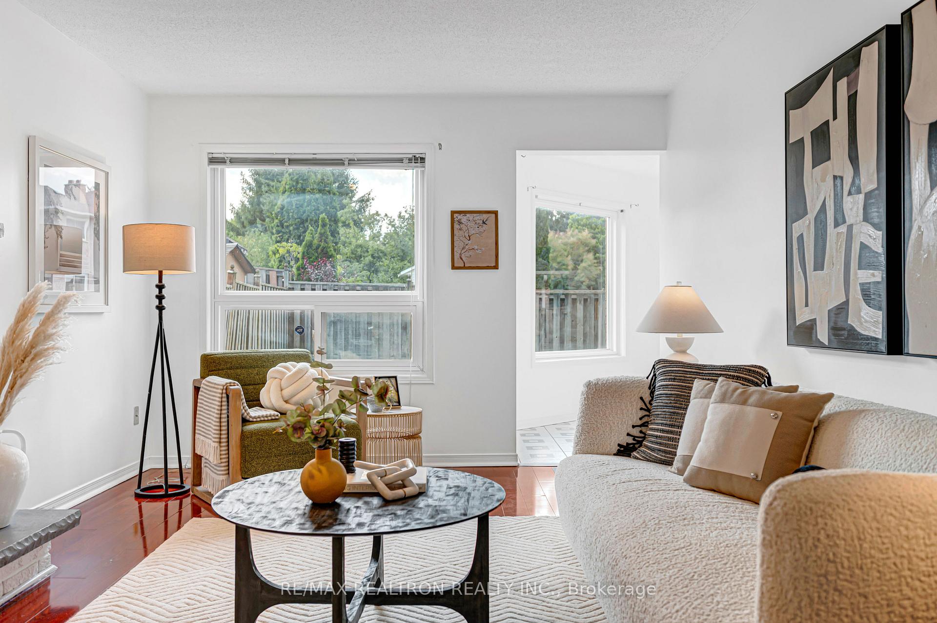Photo 31 of 37 Dumaurier Crescent, Richmond Hill, Devonsleigh — HOMEH