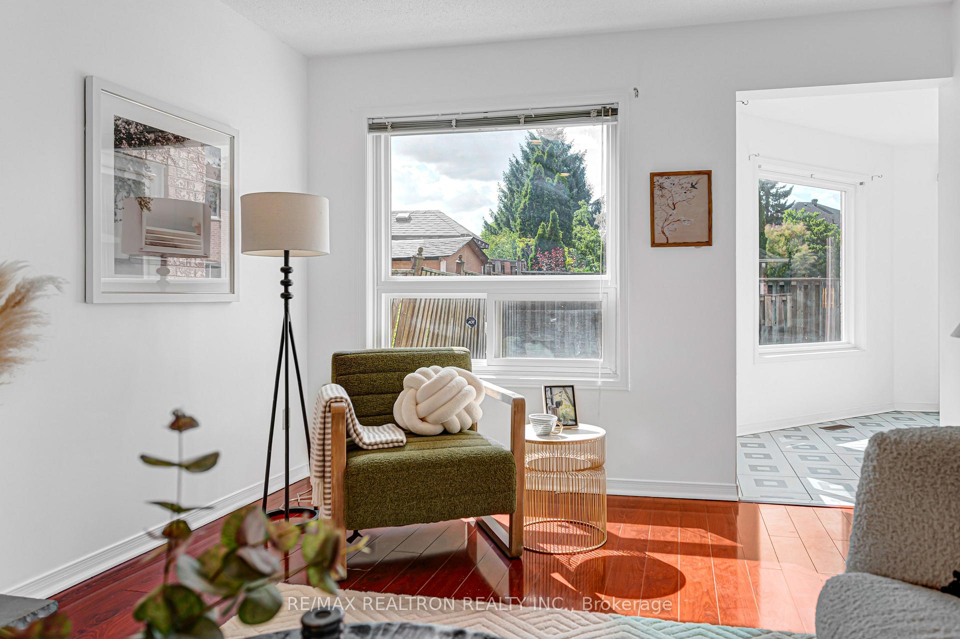 Photo 34 of 37 Dumaurier Crescent, Richmond Hill, Devonsleigh — HOMEH