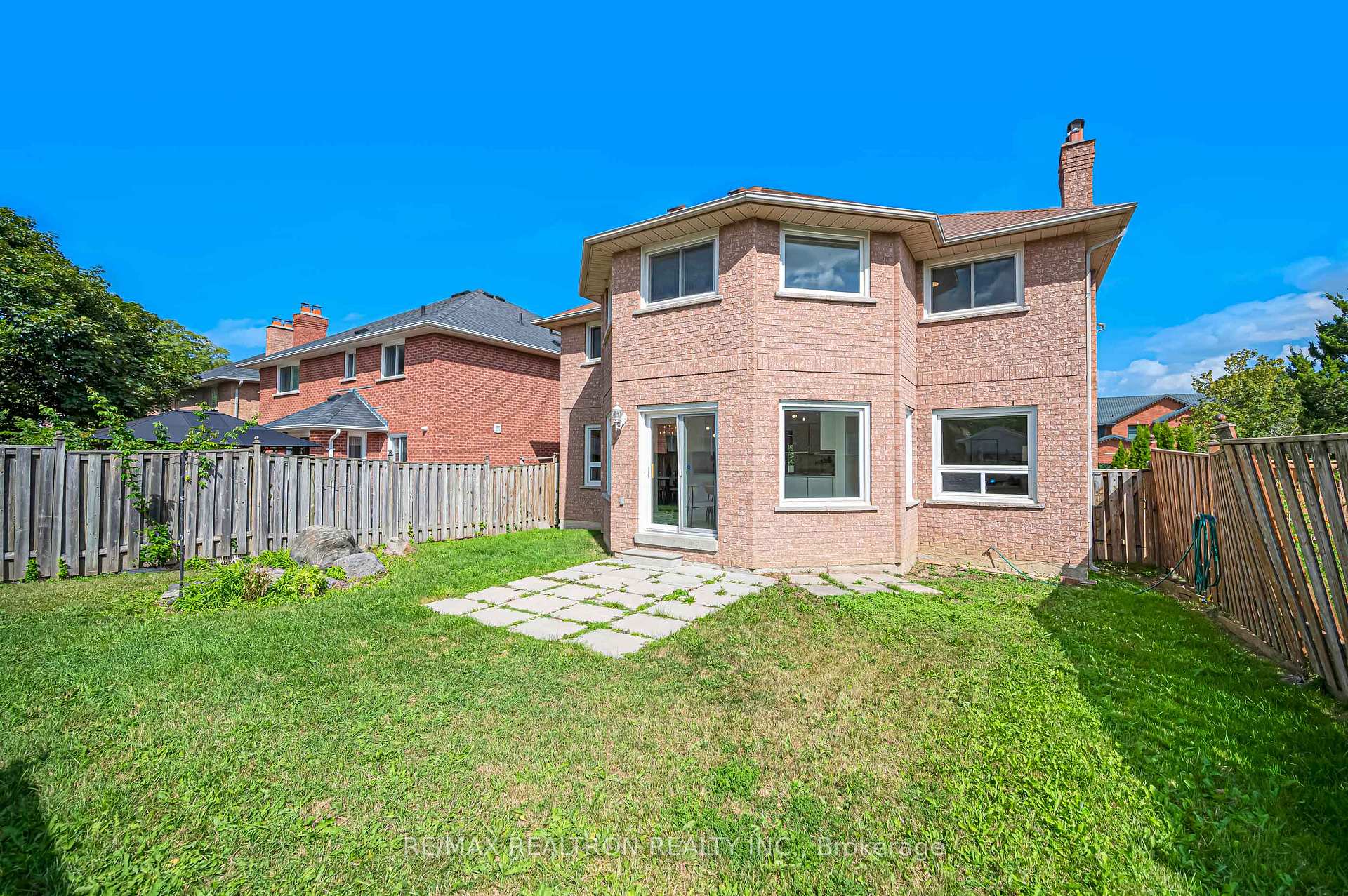 Photo 48 of 37 Dumaurier Crescent, Richmond Hill, Devonsleigh — HOMEH