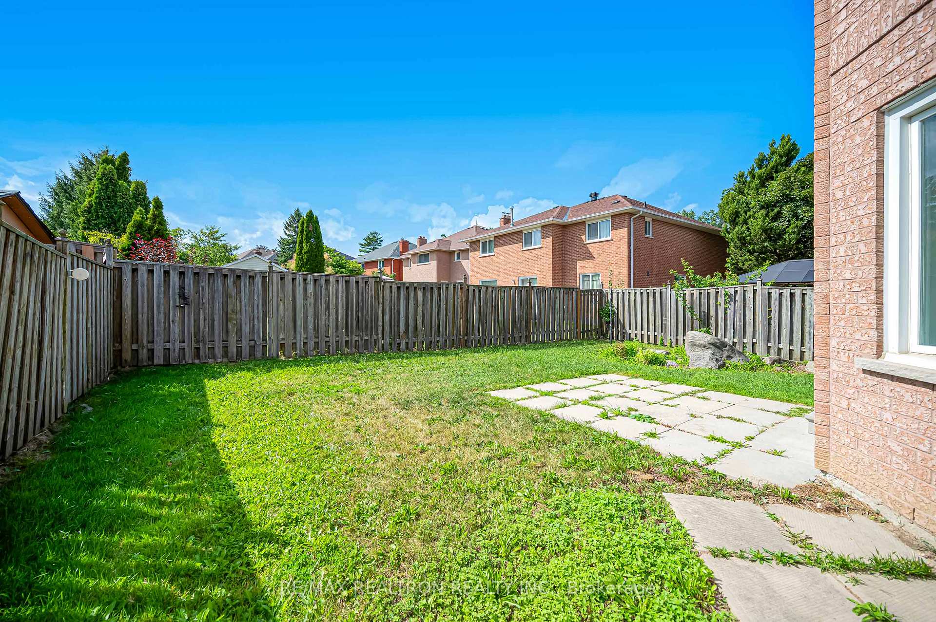 Photo 50 of 37 Dumaurier Crescent, Richmond Hill, Devonsleigh — HOMEH