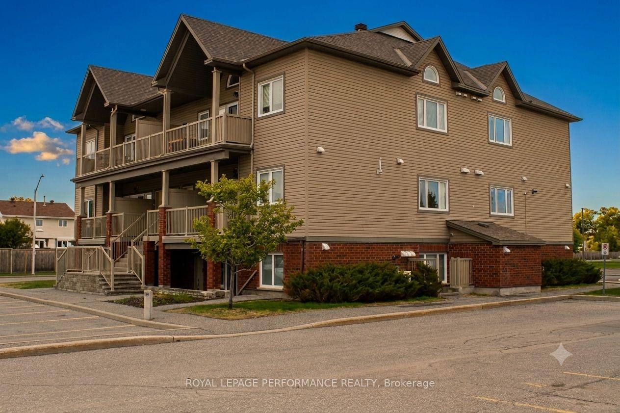 Photo 2 of Unit B, 135 Harthill Way, Ottawa, Barrhaven - Heritage Park — HOMEH