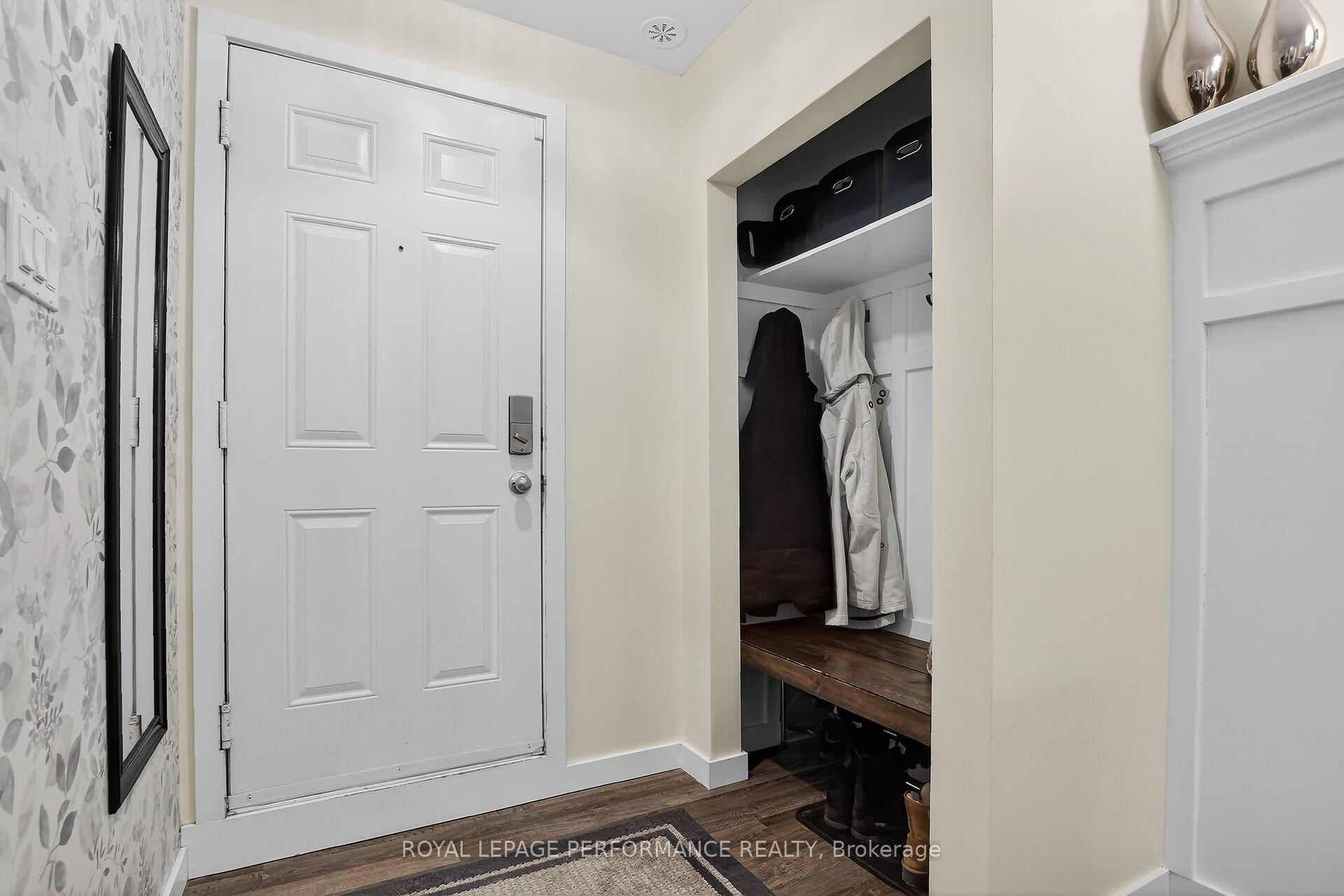 Photo 4 of Unit B, 135 Harthill Way, Ottawa, Barrhaven - Heritage Park — HOMEH
