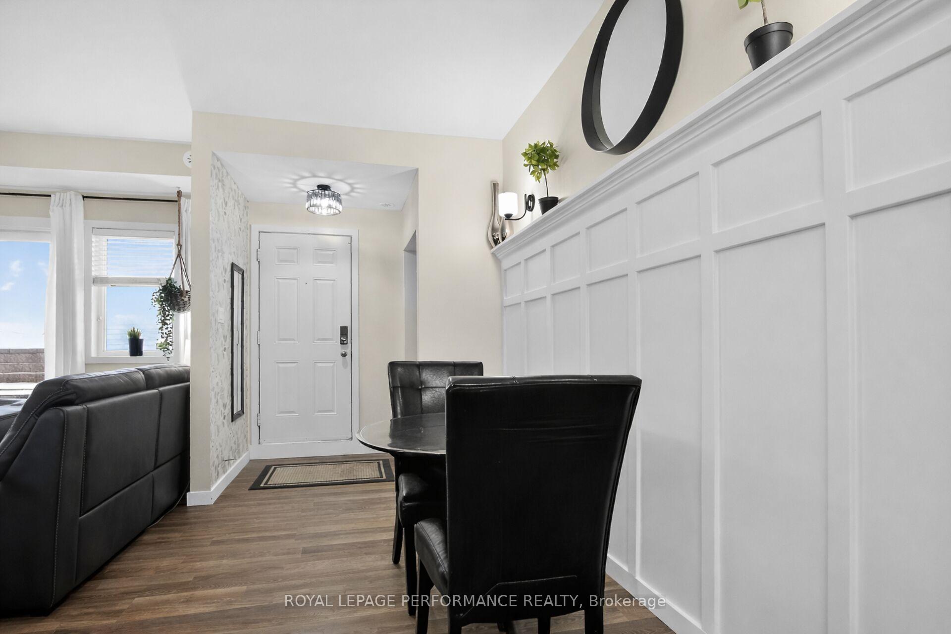 Photo 9 of Unit B, 135 Harthill Way, Ottawa, Barrhaven - Heritage Park — HOMEH