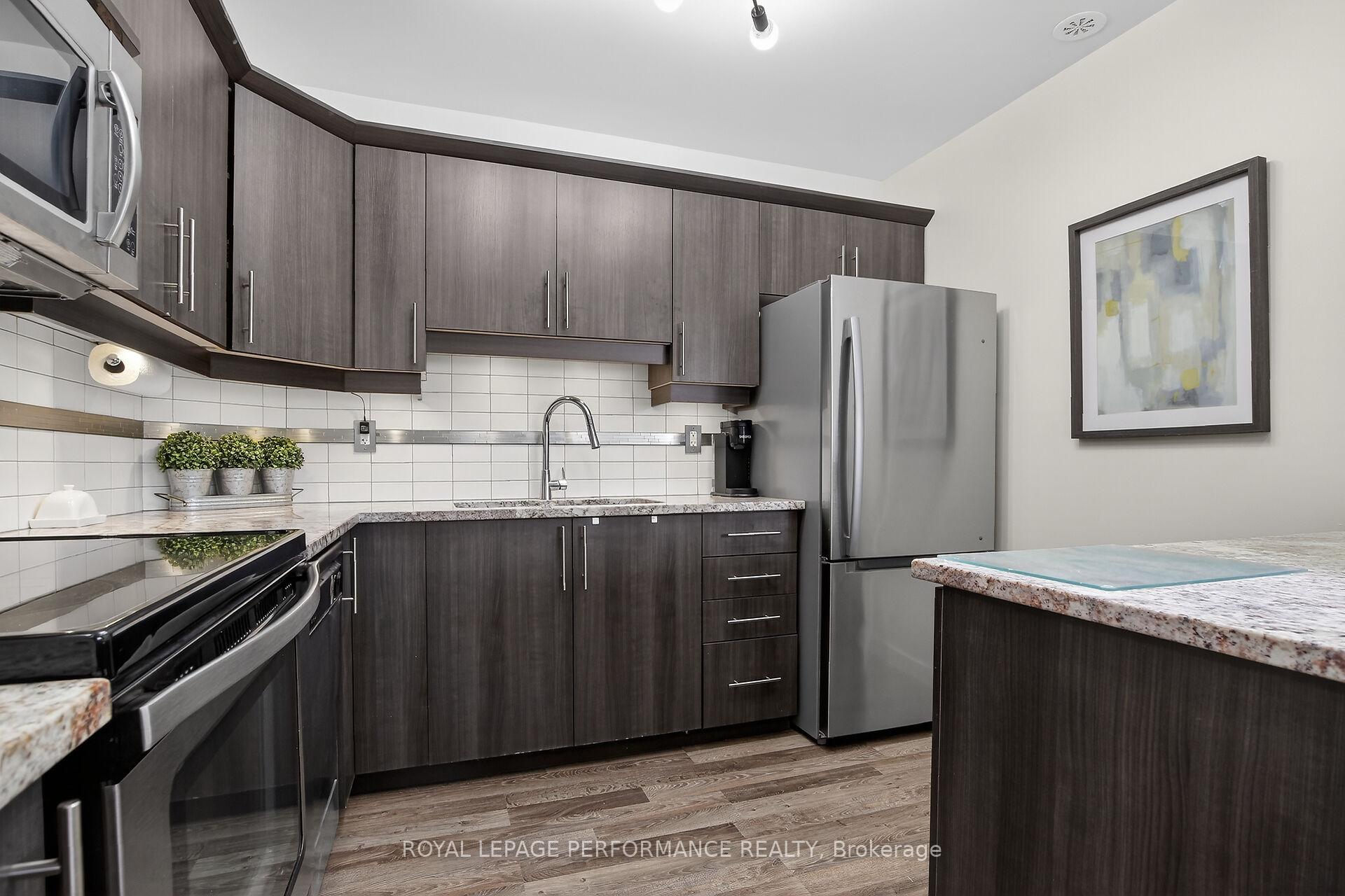 Photo 12 of Unit B, 135 Harthill Way, Ottawa, Barrhaven - Heritage Park — HOMEH