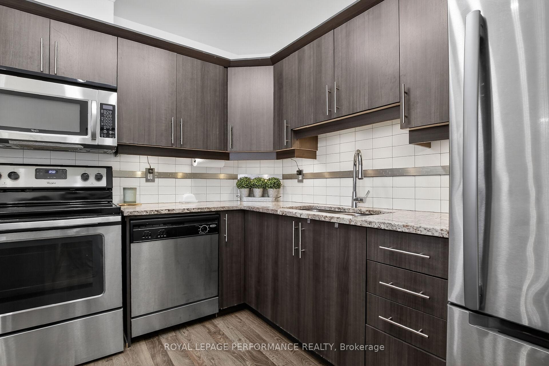 Photo 13 of Unit B, 135 Harthill Way, Ottawa, Barrhaven - Heritage Park — HOMEH