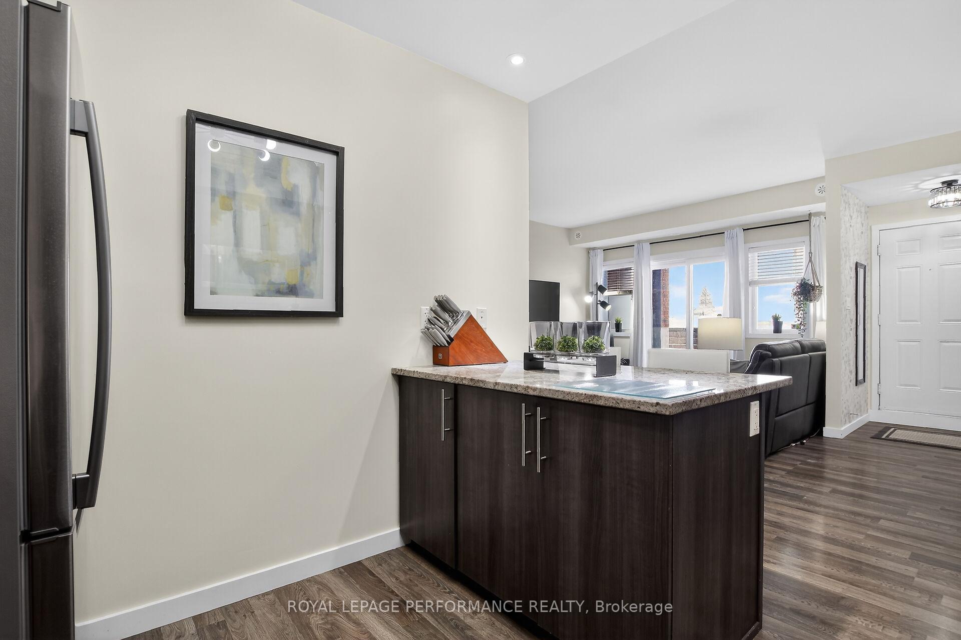 Photo 15 of Unit B, 135 Harthill Way, Ottawa, Barrhaven - Heritage Park — HOMEH