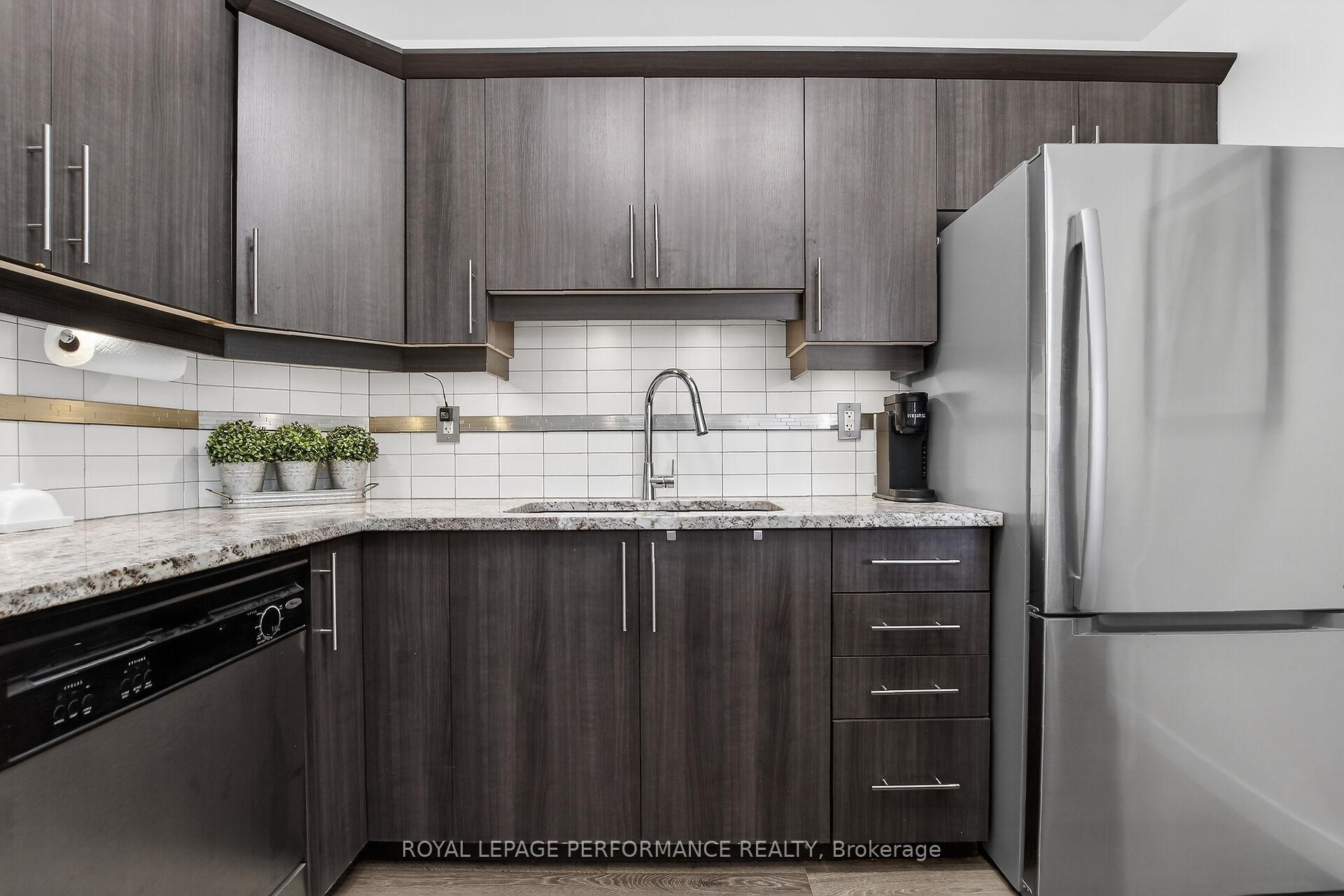 Photo 16 of Unit B, 135 Harthill Way, Ottawa, Barrhaven - Heritage Park — HOMEH