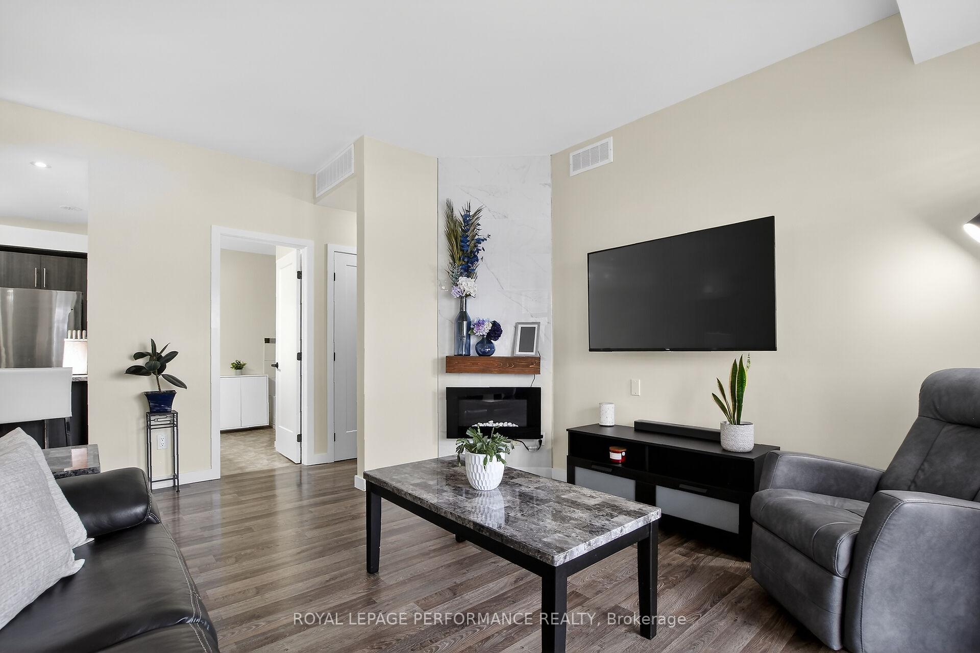 Photo 23 of Unit B, 135 Harthill Way, Ottawa, Barrhaven - Heritage Park — HOMEH