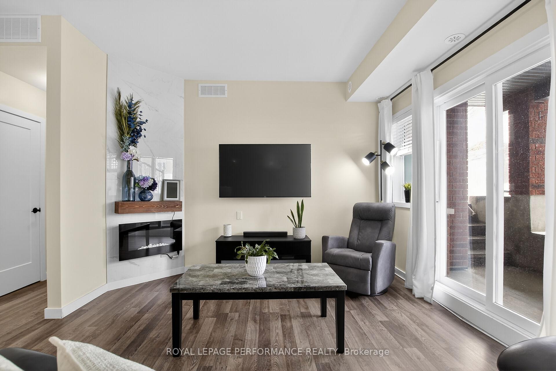 Photo 24 of Unit B, 135 Harthill Way, Ottawa, Barrhaven - Heritage Park — HOMEH