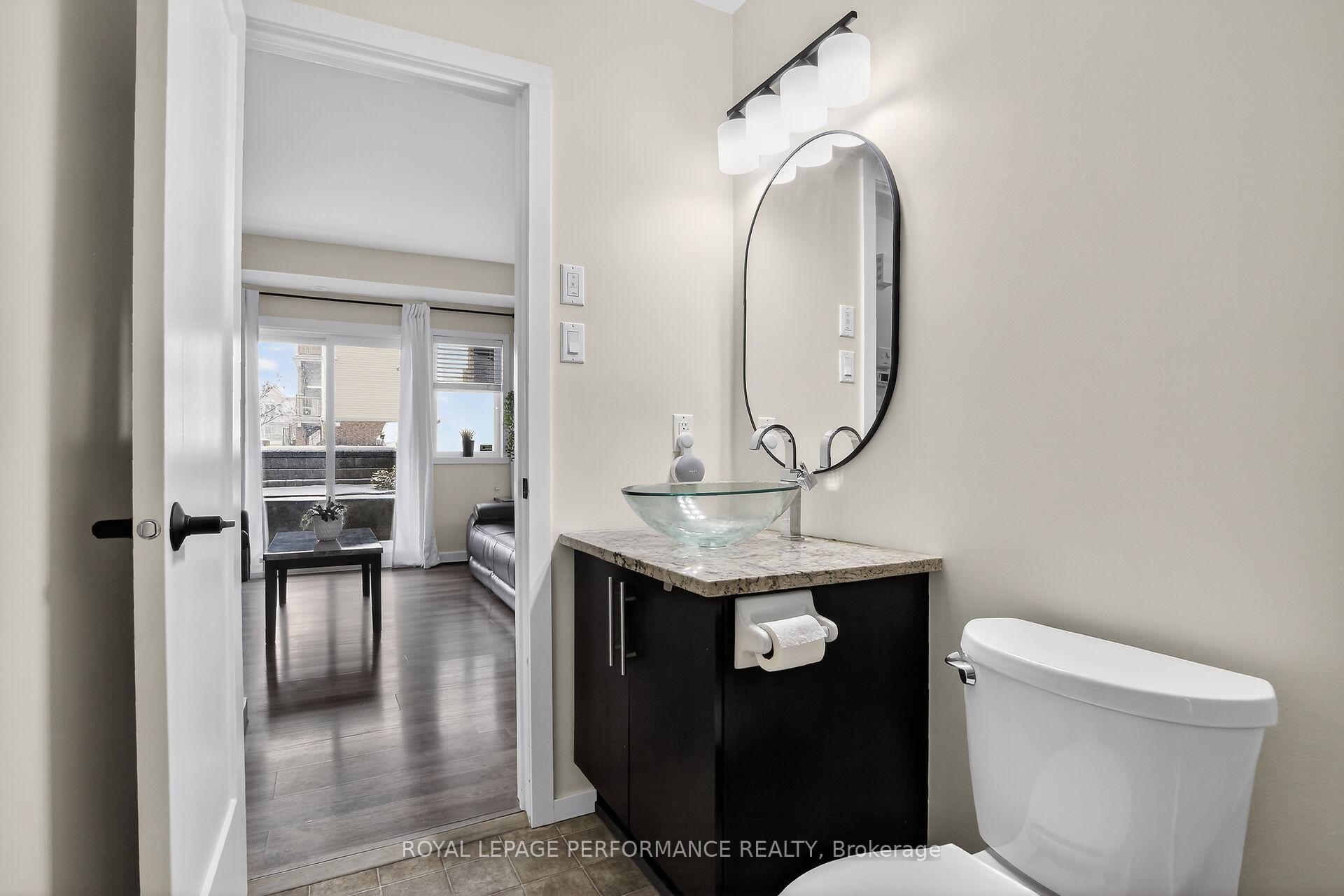 Photo 26 of Unit B, 135 Harthill Way, Ottawa, Barrhaven - Heritage Park — HOMEH
