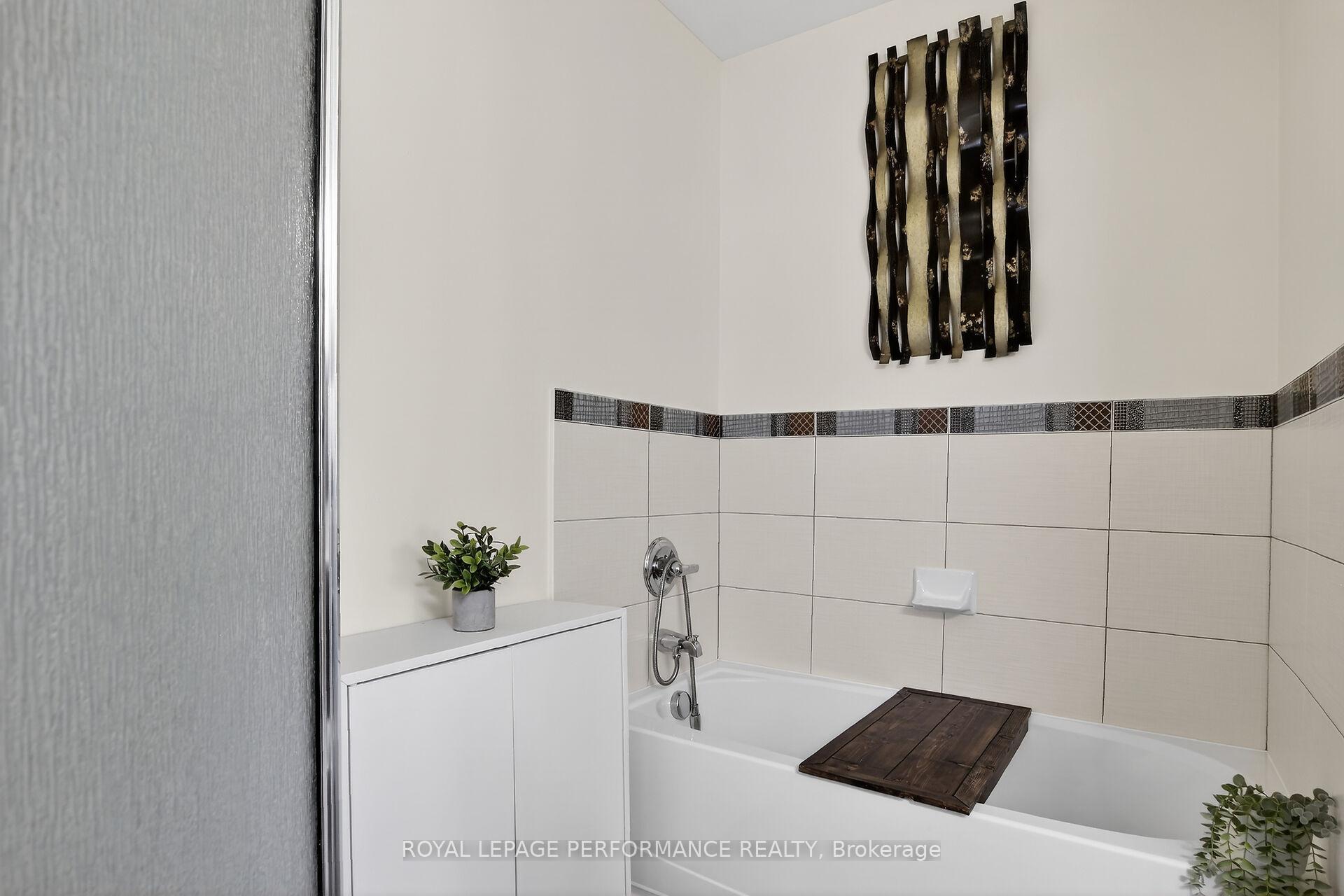 Photo 27 of Unit B, 135 Harthill Way, Ottawa, Barrhaven - Heritage Park — HOMEH