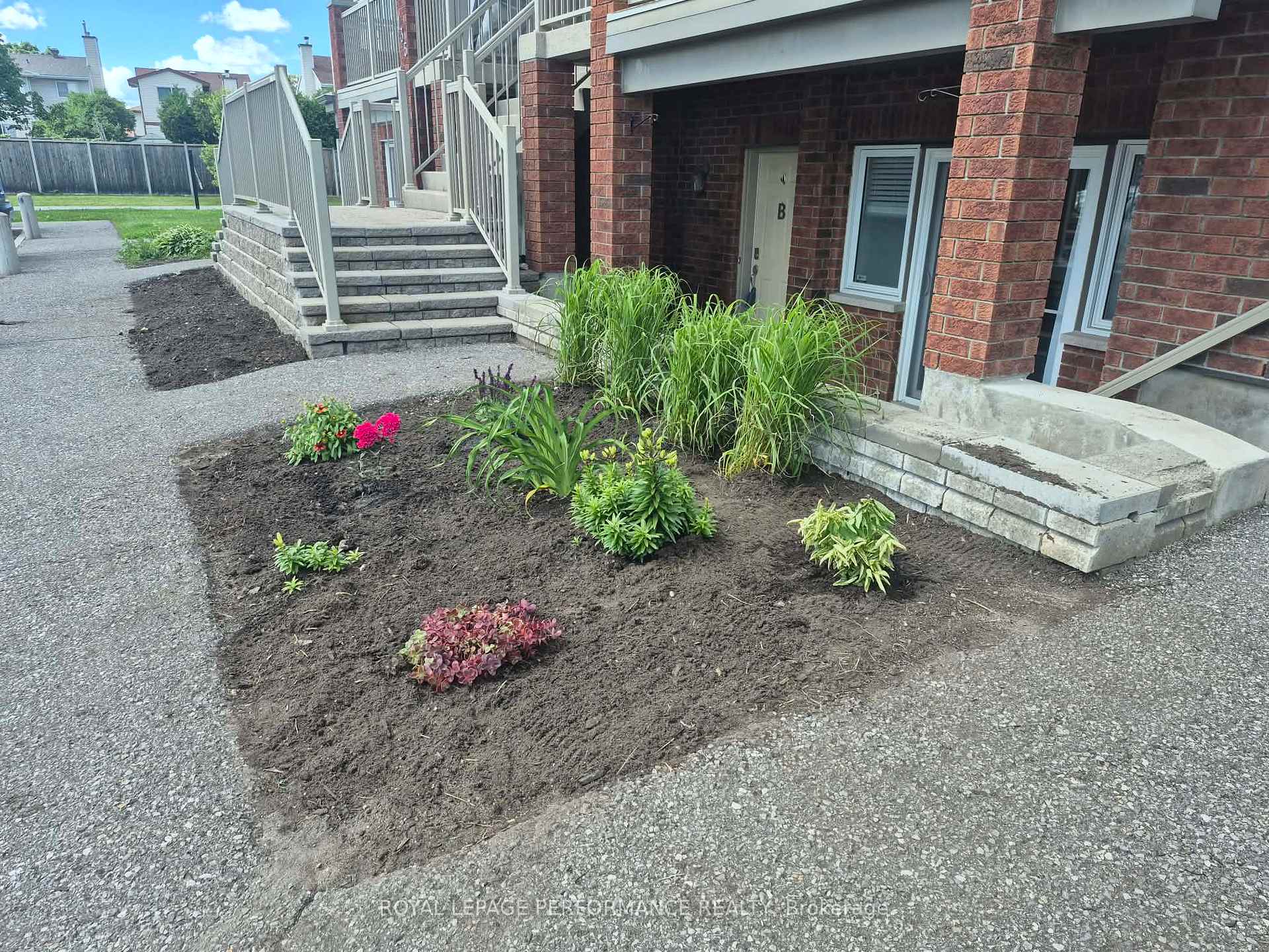 Photo 39 of Unit B, 135 Harthill Way, Ottawa, Barrhaven - Heritage Park — HOMEH